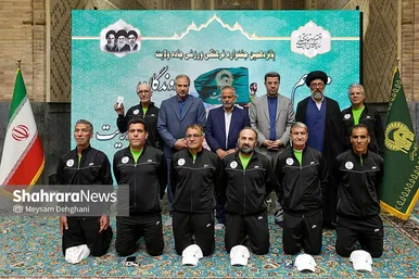 گزارش تصویری | آیین رسمی بدرقه دوندگان کاروان جاده ولایت در حرم مطهر رضوی