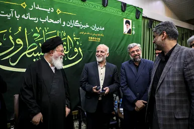 دیدار خبرنگاران و اصحاب رسانه با آیت الله علم الهدی به مناسبت روز خبرنگار