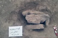 کشف گور باستانی یک نوزاد در کف خانه + تصاویر