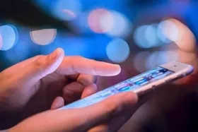 فواید غیرفعال کردن اینترنت طبق تحقیقات جدید: افزایش تمرکز، کاهش اضطراب و معکوس&zwnj;کردن فرآیند پیری!