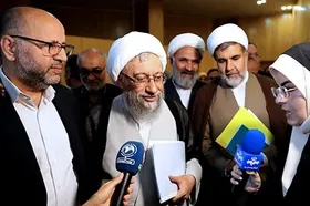 آیت&zwnj;الله آملی&zwnj;لاریجانی: جلسات هماهنگی مجمع و مجلس در بازه&zwnj;های زمانی معین برگزار می&zwnj;شود