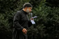 مداحی متفاوت محمود کریمی برای ایران در اولین شب محرم ۱۴۰۴ + ویدئو
