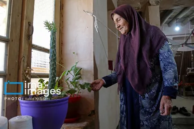 ایران زیباست | «چورشب بافی» سنتی در روستای رویین