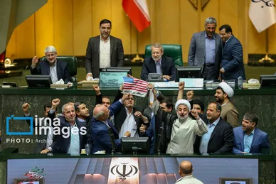 گزارش تصویری | چهل روز پس از شهادت فیلسوفِ شریفِ سیاست ایران