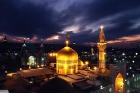 تشرف جمعی از دانشجویان بوسنیایی به حرم امام رضا (ع)