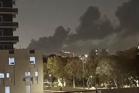 برخاستن ستون&zwnj;های عظیم دود از بندر جبل&zwnj;علی امارات