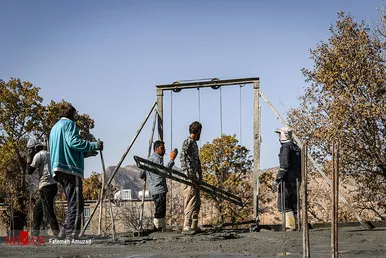 زندگی در سی سخت یک سال پس از زلزله