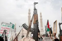 مقام یمنی: اگر آمریکا برای حمایت از عربستان وارد عمل شود، باب‌المندب را می‌بندیم