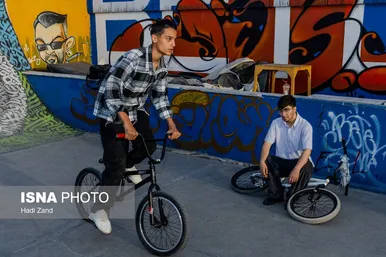 گزارش تصویری | ورزش‌های خیابانی؛ دوچرخه سواری BMX در جنوب تهران