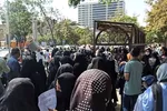 تجمع مهاجران افغانستانی‌ در حمایت از پنجشیر مقابل کنسولگری پاکستان در مشهد + فیلم