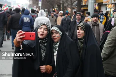 گزارش تصویری حضور باشکوه مردم مشهد در راهپیمایی ۲۲ بهمن