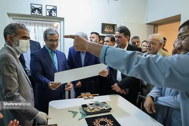 گزارش تصویری | آیین اهدای ۳۰۰ دستگاه ویلچر و بسته تحصیلی به معلولان و دانش‌آموزان تحت پوشش بهزیستی خراسان رضوی