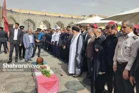 فیلم | اقامه نماز بر پیکر آتش&zwnj;نشان ایثارگر شهید رضا فخریان به امامت آیت&zwnj;الله علم الهدی در حرم مطهر