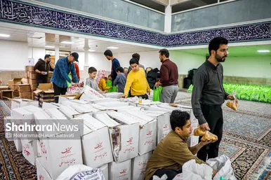 گزارش تصویری | تهیه ۱۰۰۰ بسته معیشتی برای ۱۰۰۰ خانواده نیازمند مشهدی