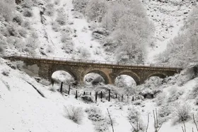 ویدئو| منظره زیبای برفی در پل&zwnj;سفید سوادکوه