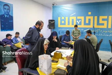 گزارش تصویری | رویداد تولید پوستر و اکران شهری «برای خدمت»