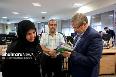 حضور شهردار مشهد در موسسه شهرآرا به مناسبت روز خبرنگار