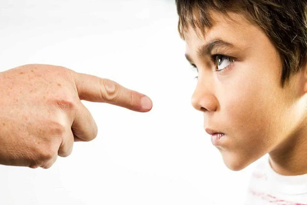عواقب نفرین فرزند توسط پدر از دیدگاه امام صادق(ع)