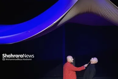 عکس‌هایی از نمایش «آداب شکار روباه»؛ از سایه شاه تا سایه قتل در مشهد