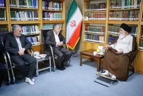 دیدار جانشین سازمان اطلاعات سپاه با آیت&zwnj;الله علم&zwnj;الهدی (۴ فروردین ۱۴۰۴)