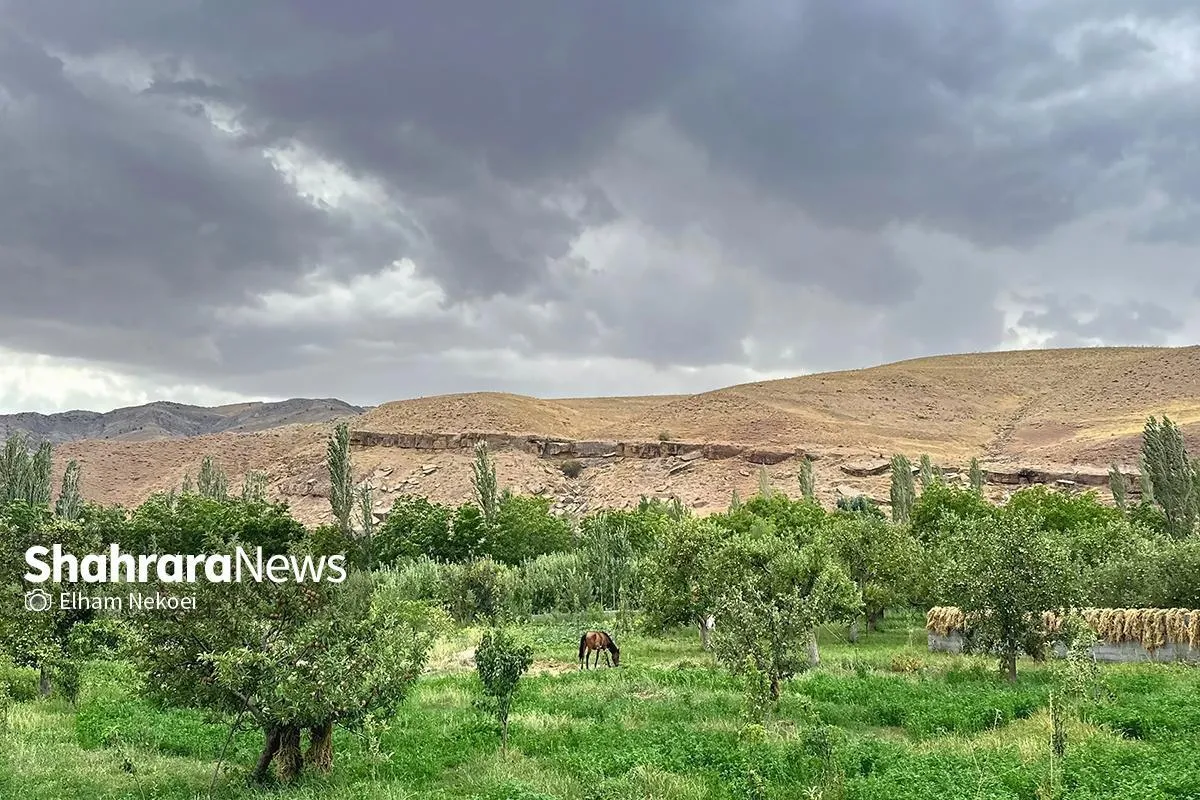 سفری کوتاه در قاب تصویر | تابستانِ ابریِ دره و آبشار امرودک در دل کوه‌های هزار مسجد
