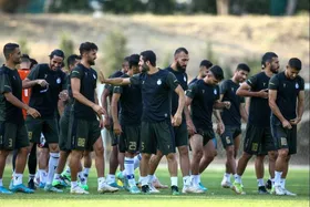 باشگاه استقلال به هیچ بازیکنی اجازه جدایی نمی&zwnj;دهد