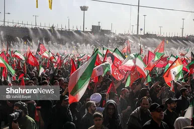 گزارش تصویری | اقامه نماز بر پیکر رهبر شهید و خانواده ایشان با حضور میلیونی عاشقان