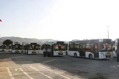 آیین رونمایی از 30 دستگاه میدل باس