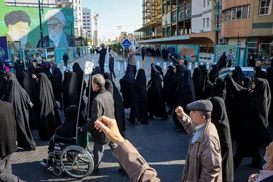 راهپیمایی اصناف، بازاریان و نمازگزاران پس از نماز جمعه مشهد