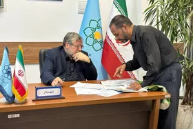 دیدار و گفت&zwnj;وگوی شهردار مشهدمقدس با مردم در نمایشگاه هفته دولت + فیلم