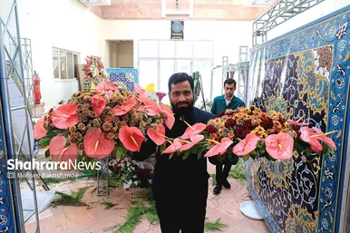 گل آرایی حرم مطهر رضوی در آستانه میلاد امام رضا (ع)