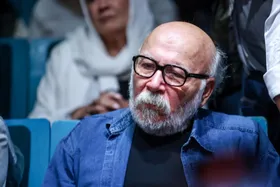 مراسم اهدای نشان درجه یک هنری به علیرضا داوودنژاد برگزار شد