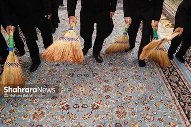 آیین جاروکشی حرم مطهر رضوی