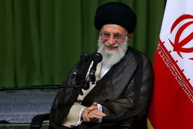دانلود همه قسمت&zwnj;های مستند &laquo;غیررسمی&raquo;، روایت دیدار جمعی از طنزپردازان با رهبر انقلاب