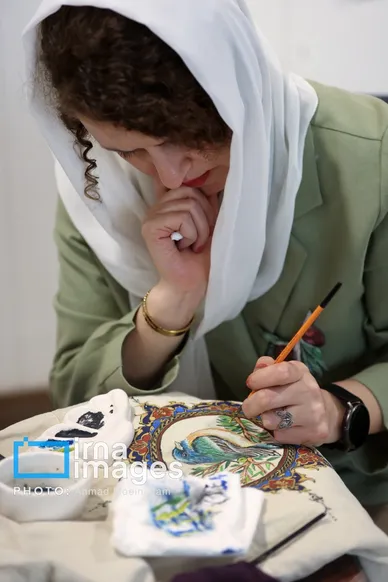 عکس‌هایی از کارگاه هنرهای تجسمی «ایران من»