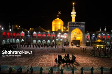 آیین خطبه خوانی شب شهادت امام رضا(ع) در حرم مطهر رضوی