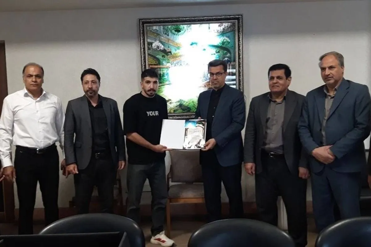 قدردانی سطح پایین اداره کل ورزش وجوانان از تنهامدال آور تاریخ بوکس خراسان در جهان