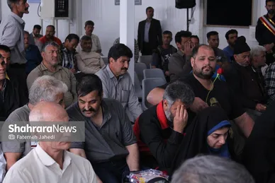 گزارش تصویری | نشست صمیمی با کارگران در ایست‌کار میدان امام‌حسین(ع) مشهد (۱۱ اردیبهشت ۱۴۰۴)