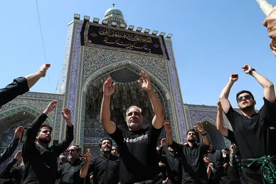 عزاداری روز عاشورا در خیابان امام رضا علیه السلام مشهد