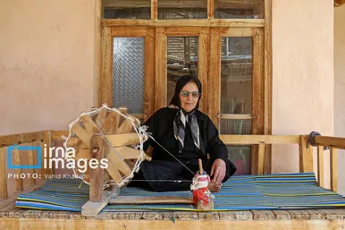 ایران زیباست | «چورشب بافی» سنتی در روستای رویین