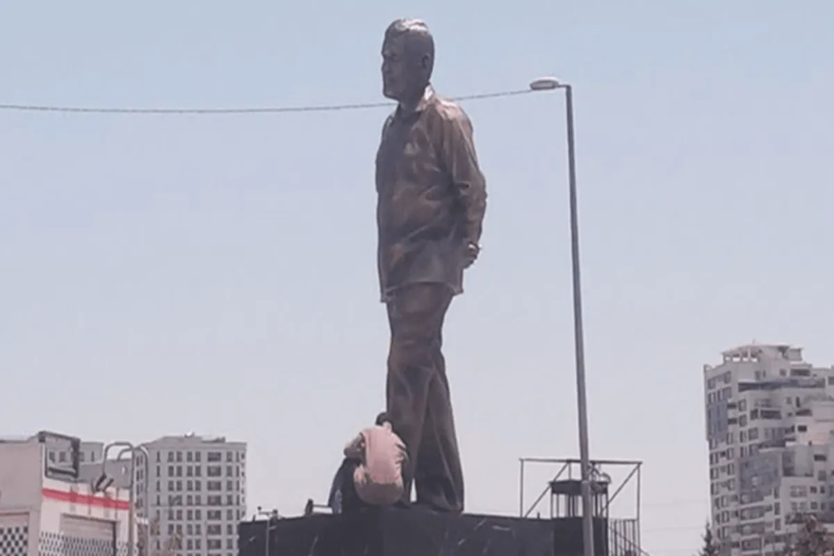 نصب یادمان سرلشکر پاسدار شهید امیرعلی حاجی‌زاده