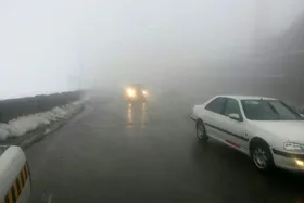 مه&zwnj;گرفتگی در گردنه تیوان دید رانندگان را محدود کرد (۱۶ مهر ۱۴۰۳)