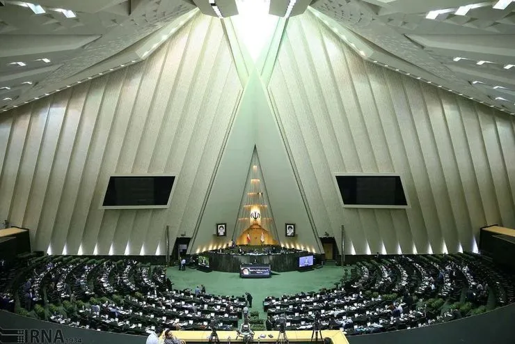 دولت هفته آینده درباره بنزین به مجلس گزارش می‌دهد