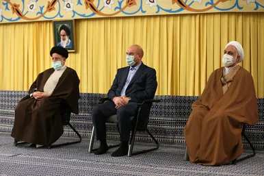 عکس | دیدار جمعی از مسئولان نظام و سفیران کشورهای اسلامی با مقام معظم رهبری