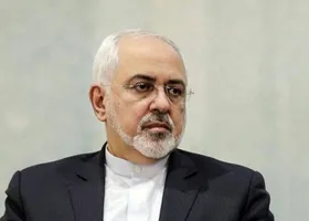 ظریف: هنوز مردم پای این کشور ایستاده&zwnj;اند | وجه تمایز ایران با سایر کشور&zwnj;ها حضور مردم بوده است