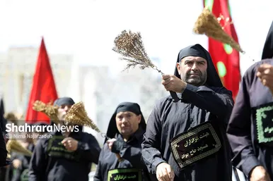عزاداری شهادت امام رضا (ع) در خیابان‌های منتهی به حرم مطهر رضوی