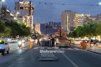 جمع آوری موقت نرده های مسیر خط یک BRT در مراسم خاکسپاری شهید جمهور آیت الله رئیسی + فیلم