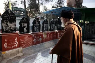 گزارش تصویری | حضور رهبر معظم انقلاب در مرقد مطهر بنیان‌گذار کبیر جمهوری اسلامی ایران و مزار شهدای نظام و دفاع مقدس (۱۱ بهمن ۱۴۰۳)
