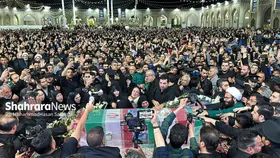 وداع پرشور زائران و مجاوران  رضوی با پیکر شهید امیرعبداللهیان در حرم مطهر رضوی + فیلم