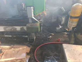 حریق کارگاه MDF در خیابان کشاورز مشهد مهار شد
